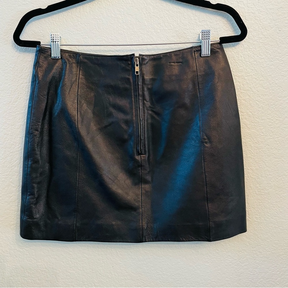 Wilsons Leather Maxima Black Lace Up Leather Mini Skirt | Size 6 - Picture 3 of 6